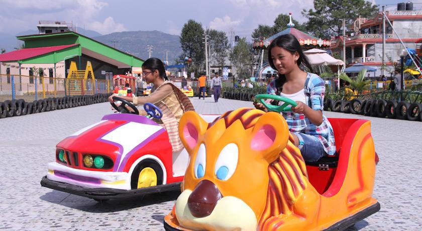 Hotel Jal Mahal Pokhara Exteriör bild