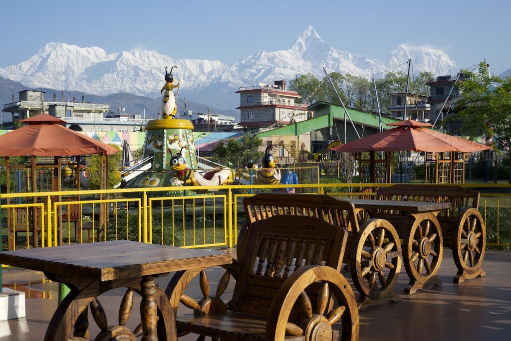 Hotel Jal Mahal Pokhara Exteriör bild